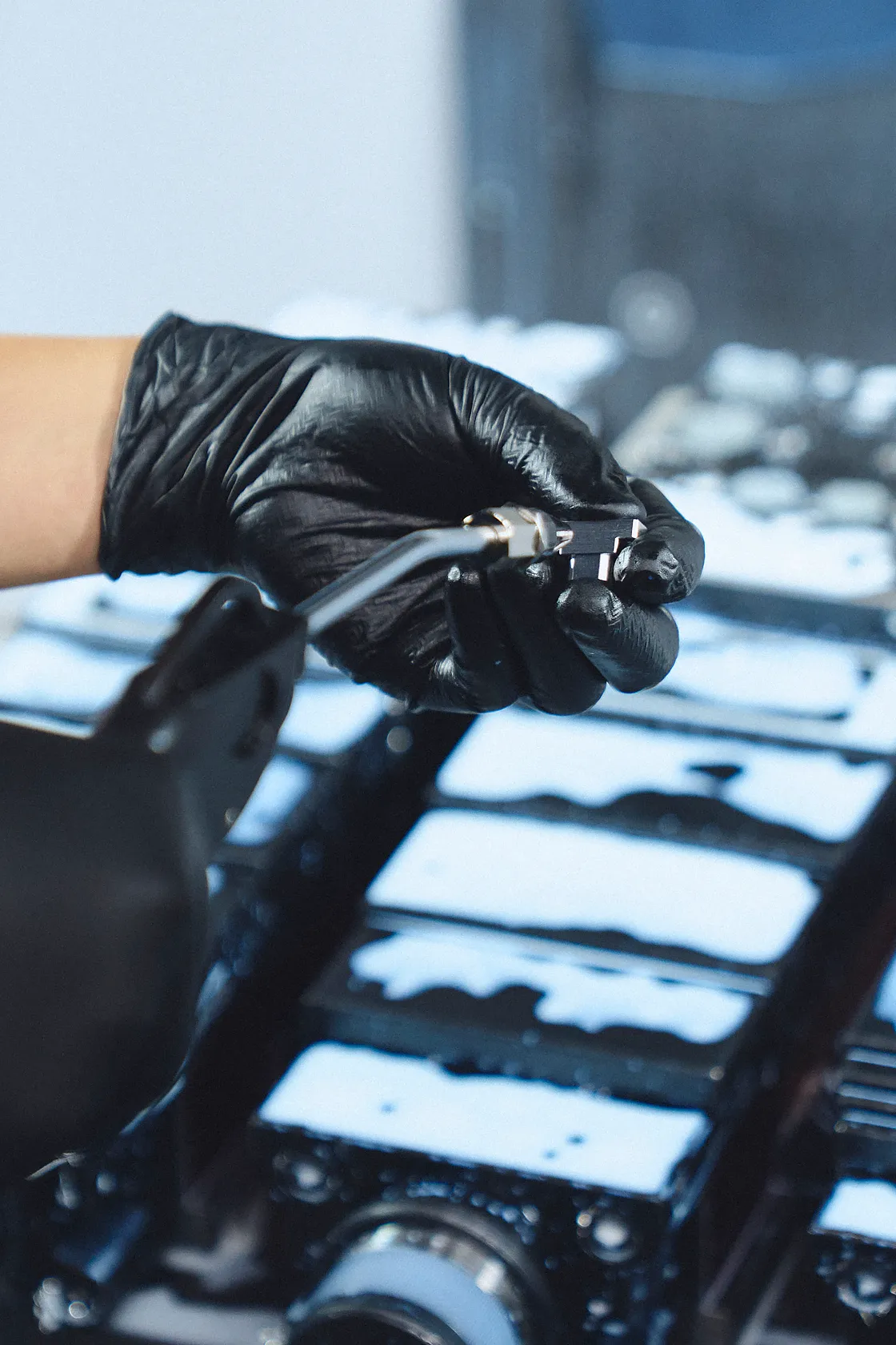 スピード×精密。1ロットから対応可能